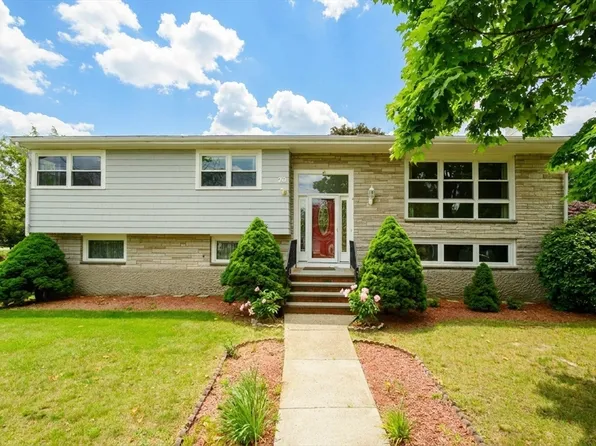 79 Hilltop St, Milton, MA 02186