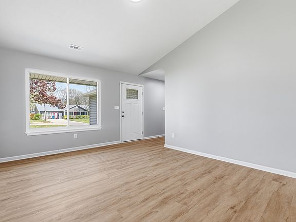 5th image of 5617 Simmul Ln