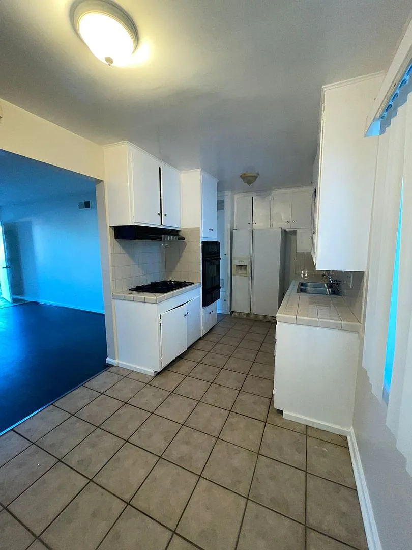 11185 Carson Drive — Photo 3