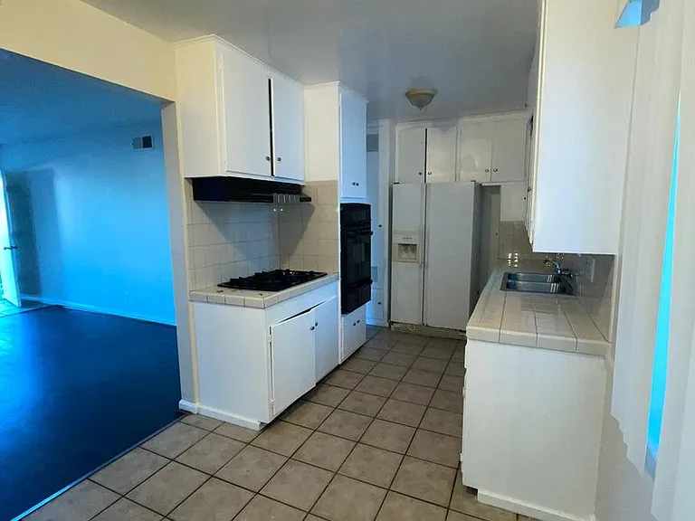 11185 Carson Dr — Photo 3