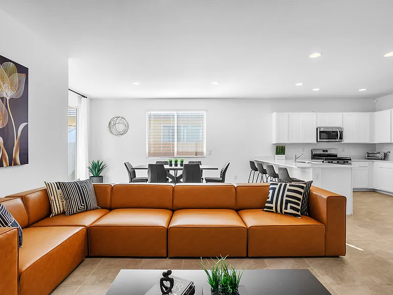 15557 W Kendall St — Photo 6