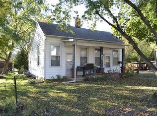 103 S 3rd St, Albion, IL 62806