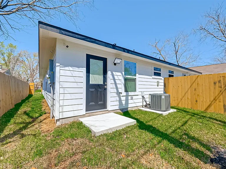 7339 Krueger Rd #A — Photo 42