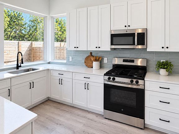 5th image of 2000 Riverside Farms Rd #11102