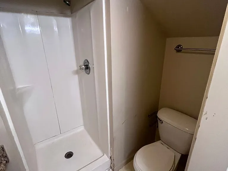 321 Vine St — Photo 11