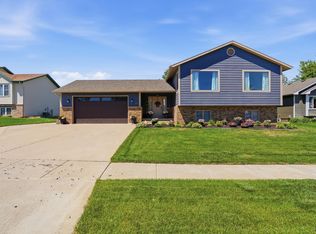 110 Windslow Dr, Rapid City, SD 57701