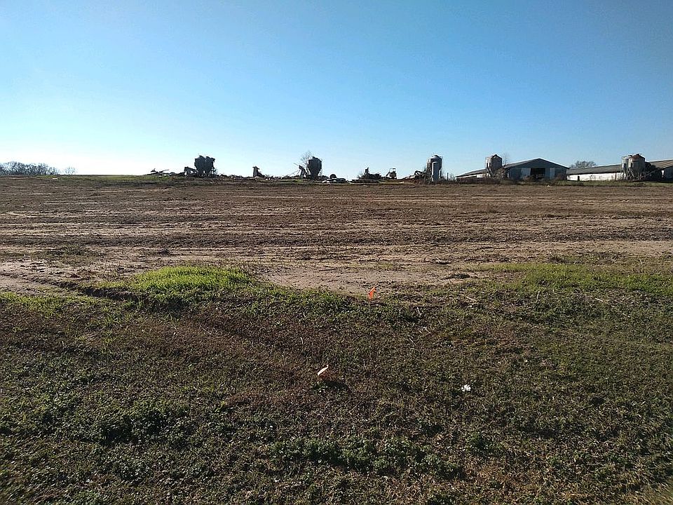 2nd image of 1025 County Road 533