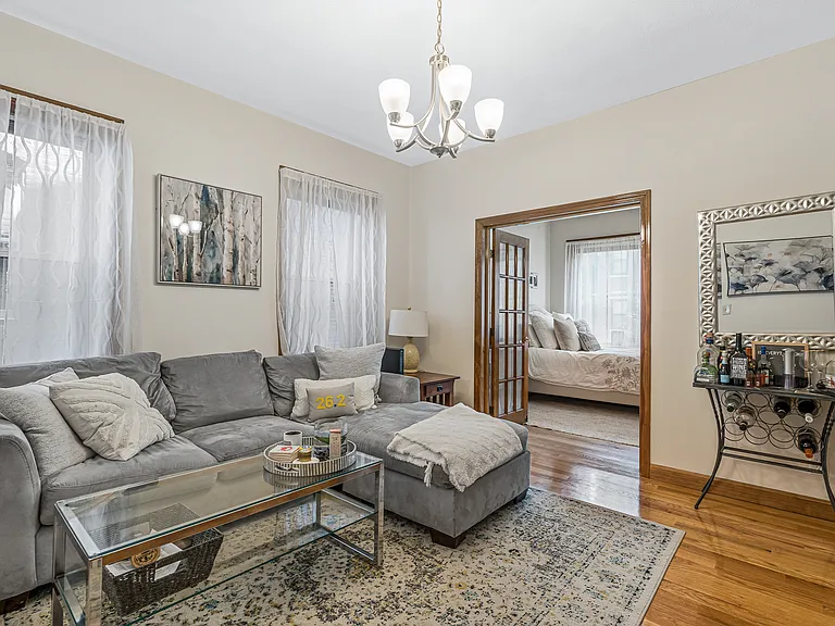 422 Hanover St #3 — Photo 1