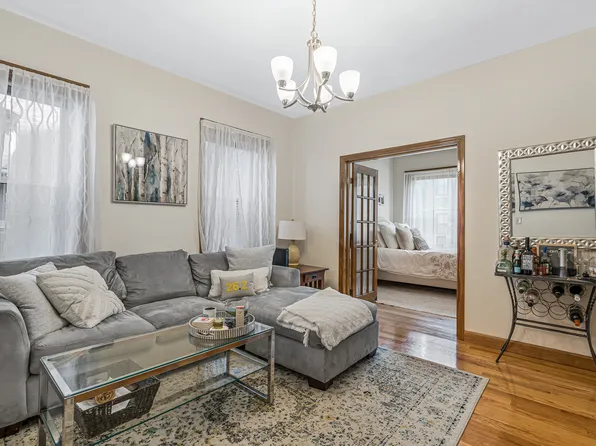422 Hanover St, Boston, MA
