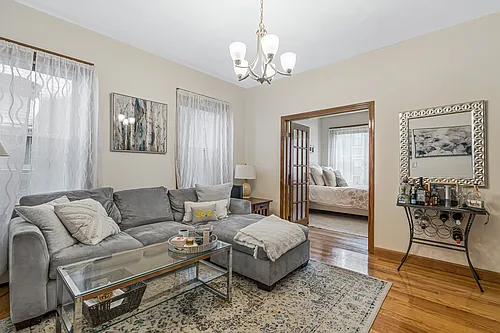 422 Hanover St #3 Photo 1