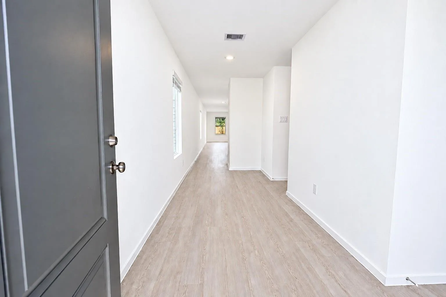4 bed, 2.0 bath, 1607 sqft, $1,875 — Photo 4