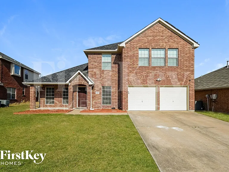 3108 Silver Creek Dr — Photo 1