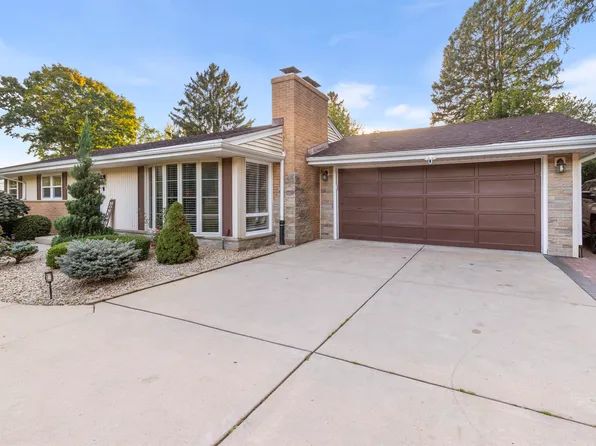 2207 Bluebell Trl, Rockford, IL 61108