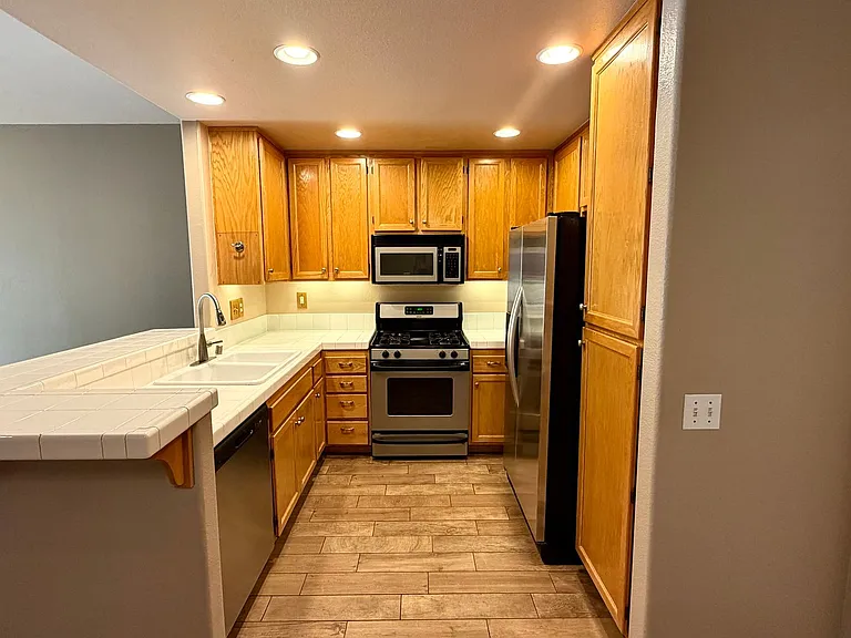 4006 Craven Rd #7 — Photo 8
