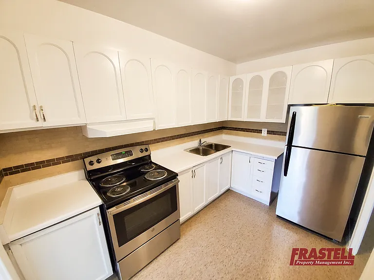21 Mayfair Ave — Photo 17