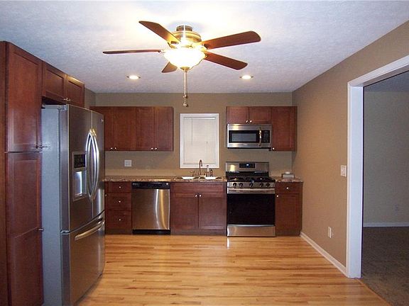 5th image of 2835 Roanoke Ave