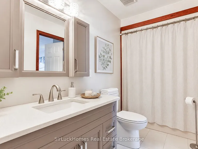306 McKellar St — Photo 9