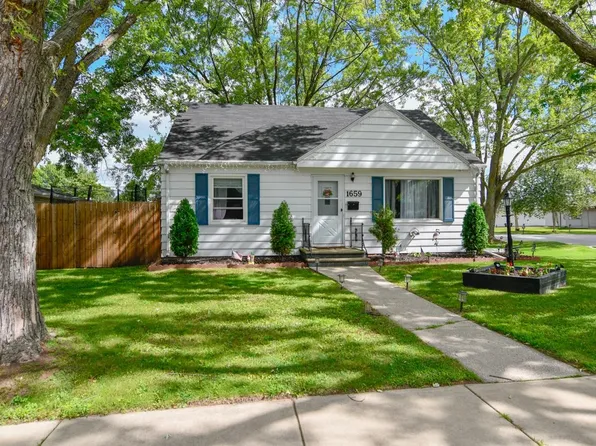 1659 Loretta Ln, Green Bay, WI 54302