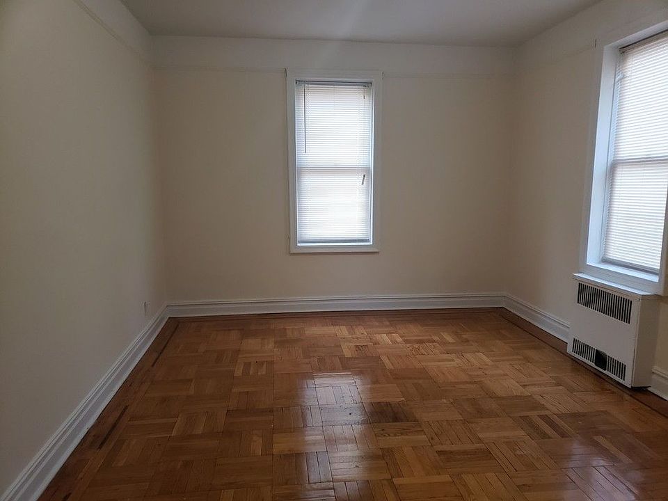 2nd image of 51 Stratford Rd #C/1