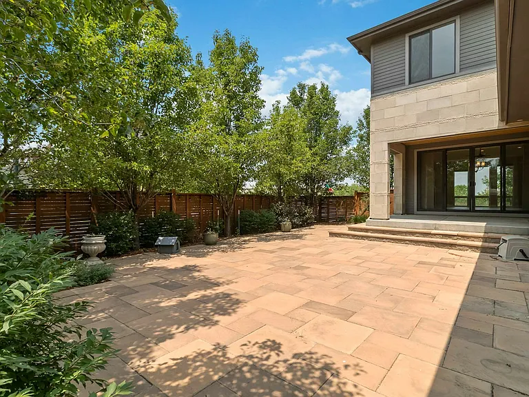 9202 E 53rd Ave — Photo 30