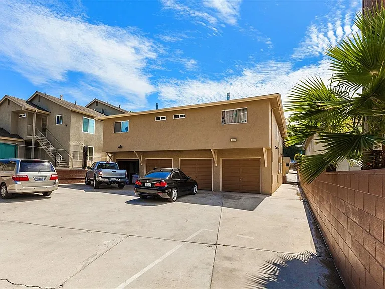 3744 Swift Ave — Photo 11