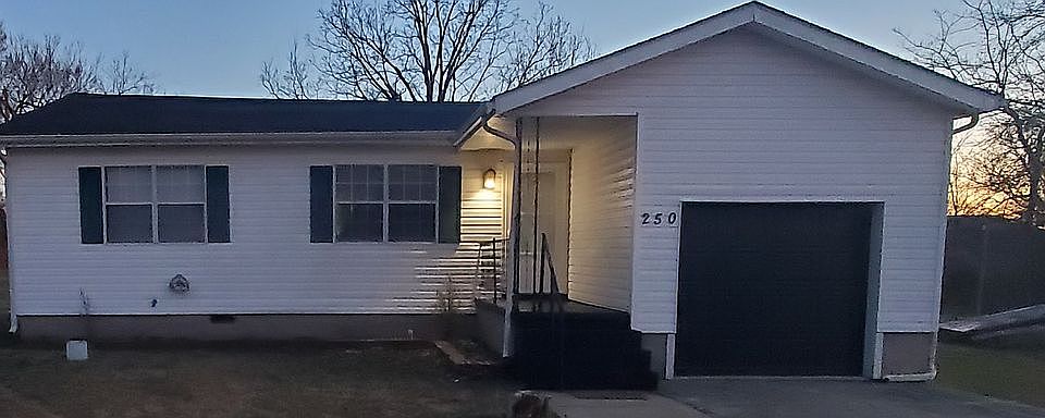 1st image of 250 E Sheldon