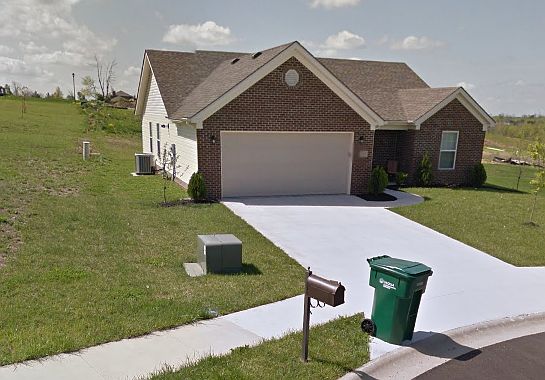 2nd image of 805 Hudson Ct