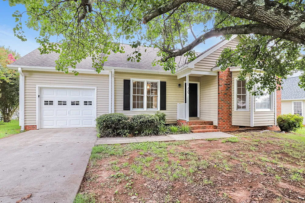 3 bed, 2.0 bath, 1229 sqft, $1,840 — Photo 1