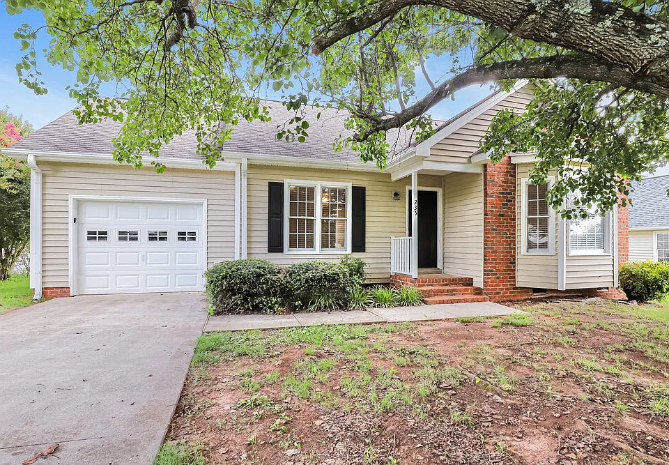 235 Lorraine Dr