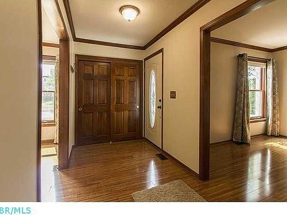 3rd image of 293 Castile Ln