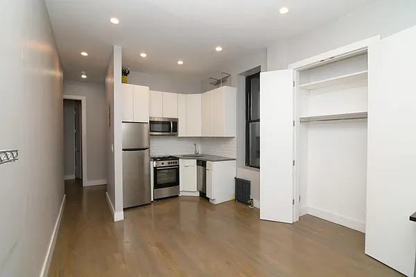 Rented by Compass | media 7