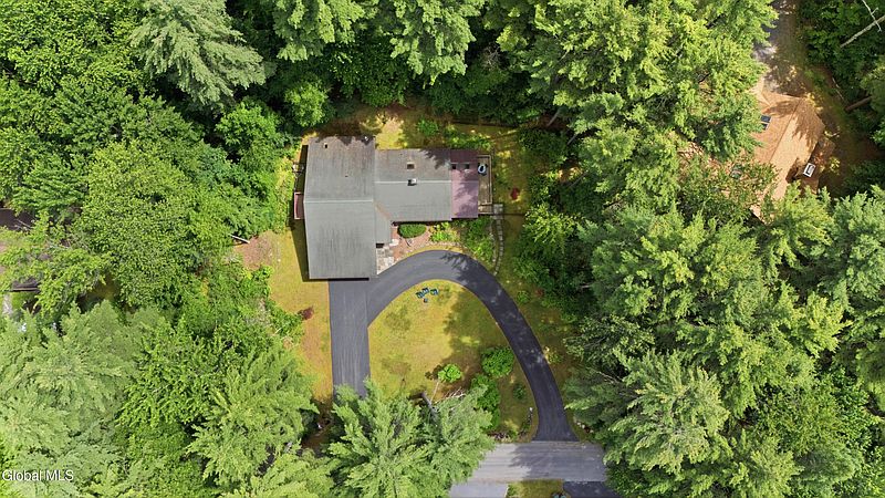5th image of 19 Birch Drive