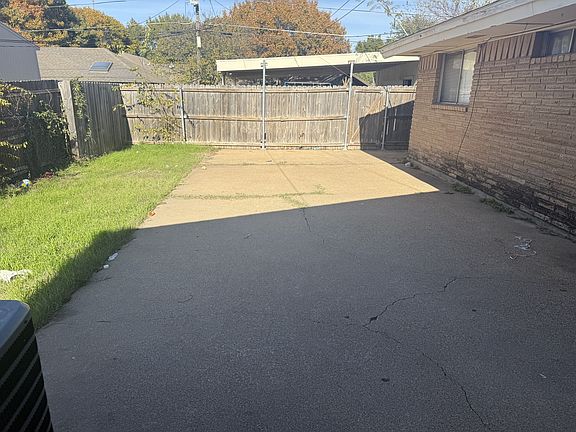 4th image of 3025 Lourdes St #3025