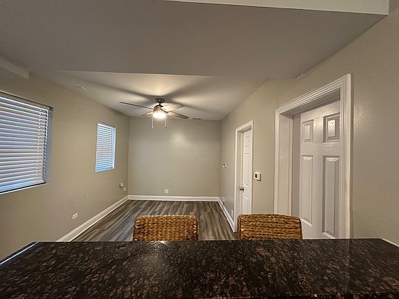 5th image of 1523 W Walton St #1R