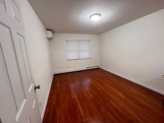 5th image of 3635 165th St Floor 2