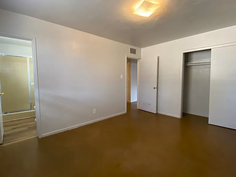 1014 W 17th Pl — Photo 10