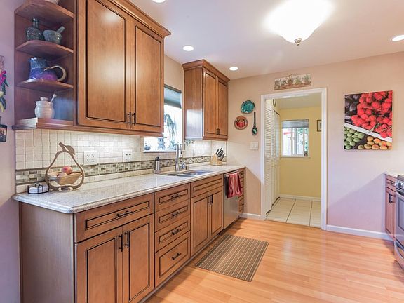 2nd image of 1780 Ledgewood Dr