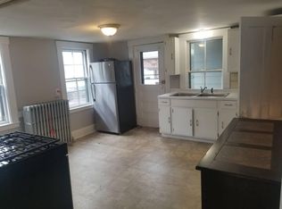 28 Pleasant St, Wakefield, MA 01880