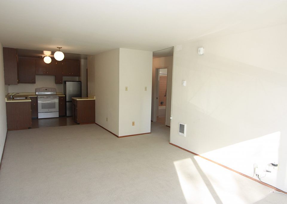 1st image of 1300 Lawton St #105