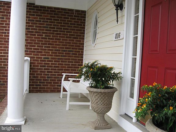4th image of 816 Little Kidwell Ave
