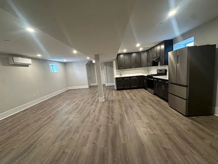 168 Mac Gregor St #1 — Photo 3