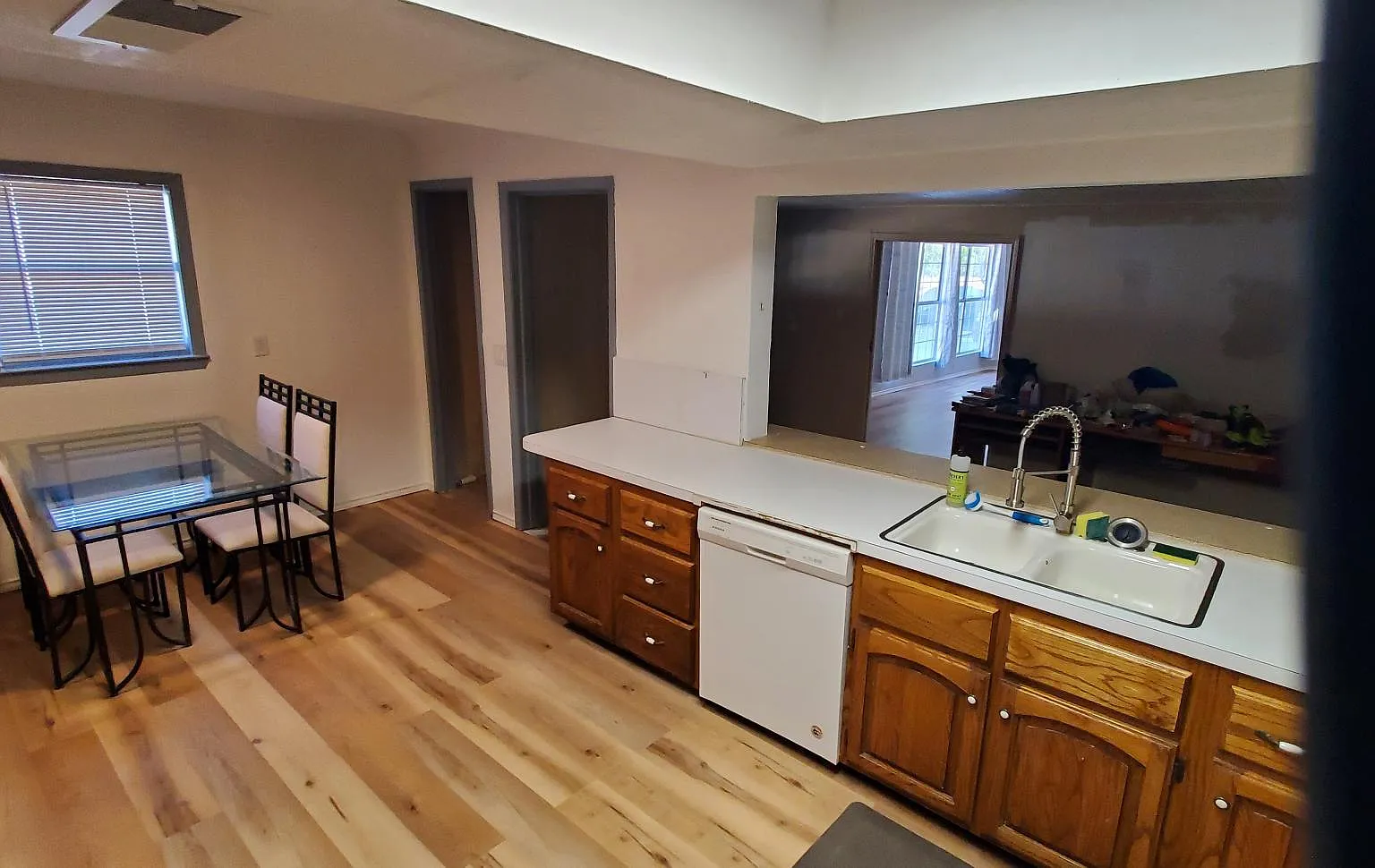2 bed, 650 sqft, $3,500 — Photo 3