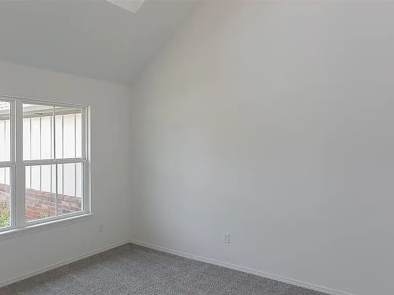 8205 NW 151st Ter — Photo 15