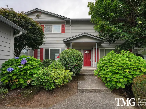 697 32nd St Unit 2, Washougal, WA 98671
