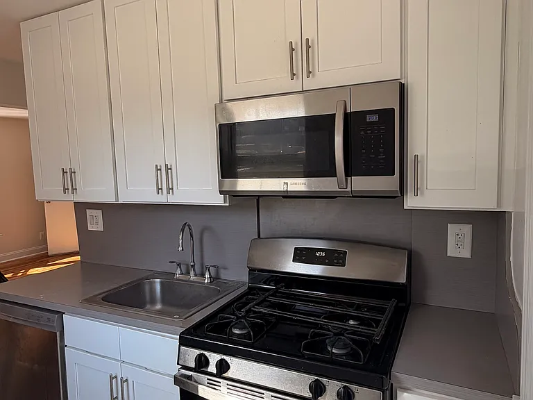 67-91 223rd Pl #B — Photo 1