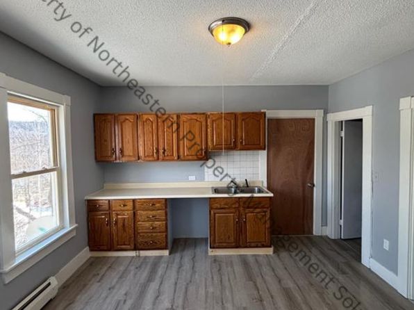 325 Pine St #1, Rumford, ME 04276