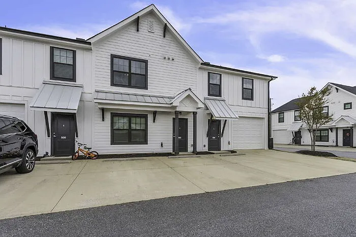 8 Tolar Rd — Photo 33
