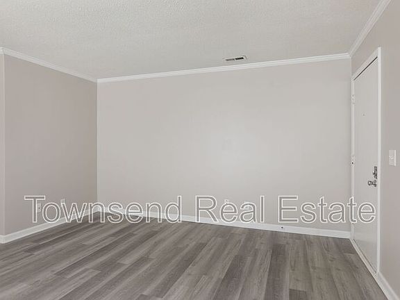 5th image of 5849A Century Oaks Dr