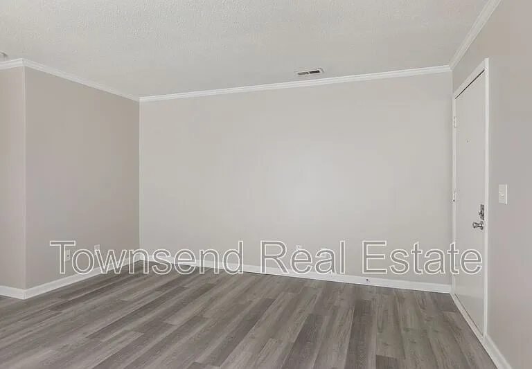 5849A Century Oaks Dr — Photo 5