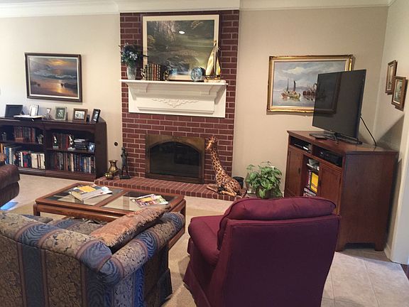 2nd image of 227 Oakview Dr